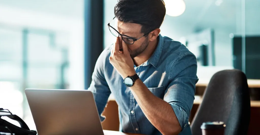 Buscar trabajo puede ser una experiencia agotadora. A veces, da la sensación de que no importa cuántas postulaciones envíes, el puesto ideal nunca llega. Si te sentís así, no estás solo: el burnout durante la búsqueda laboral es un fenómeno muy común.